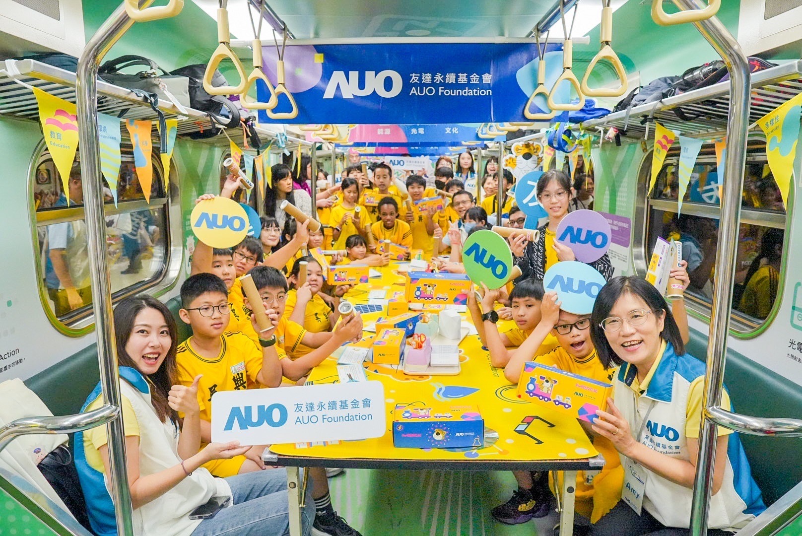 88BIFA永續基金會響應國科會推動的「臺灣科普環島列車」正式啟航，透過「生活中的科學」車廂課程設計，展開為期6天巡迴全臺17個縣市、停靠32站的移動式科普之旅